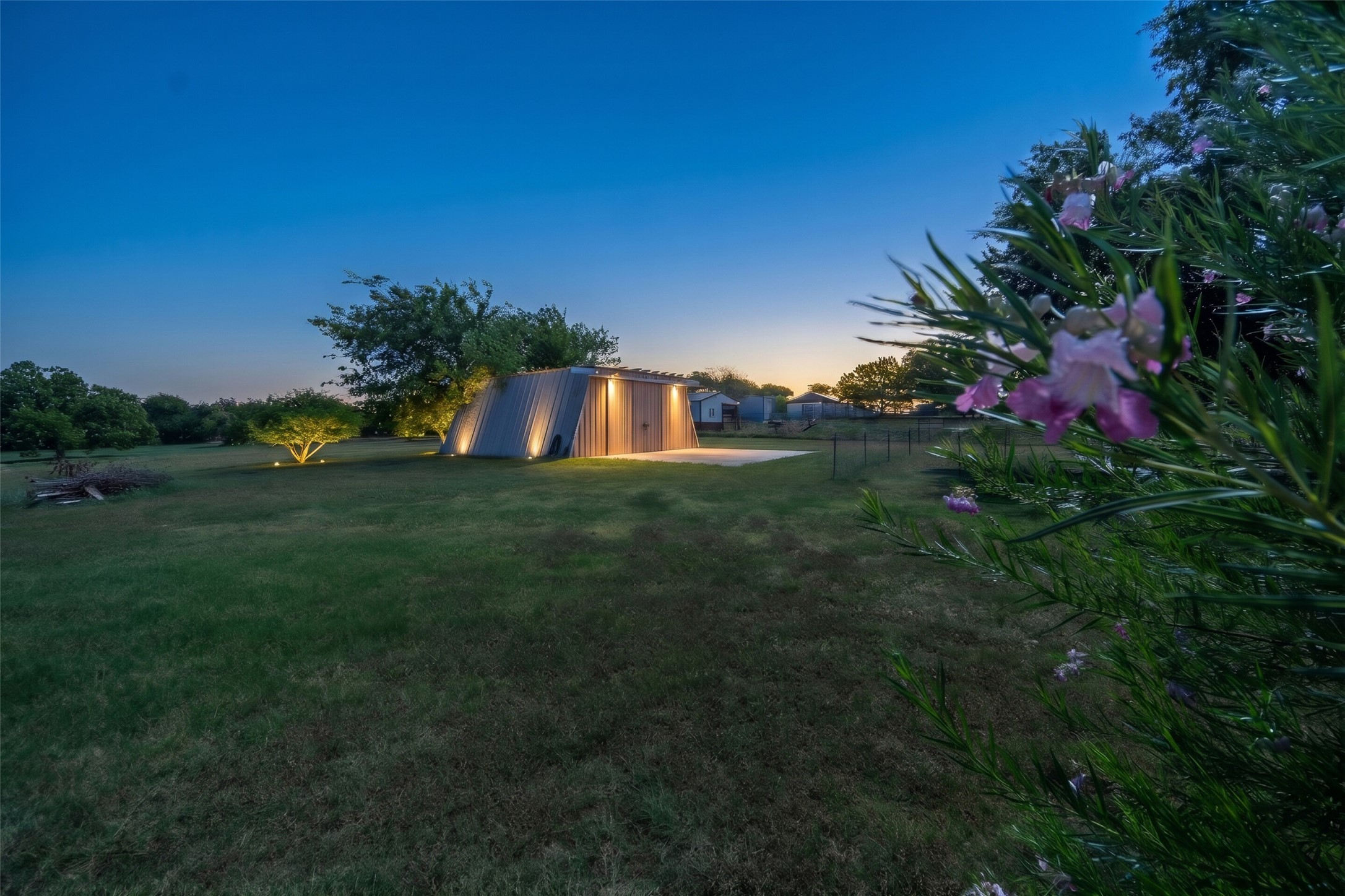 2102 Hill Top Circle