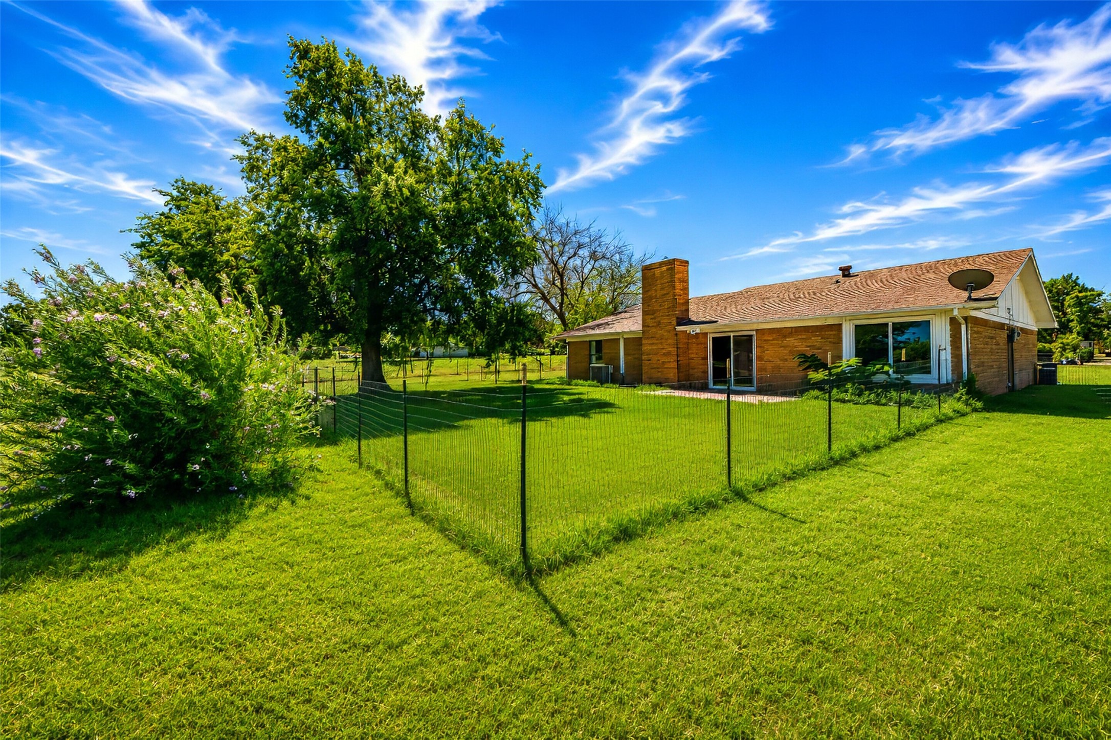 2102 Hill Top Circle