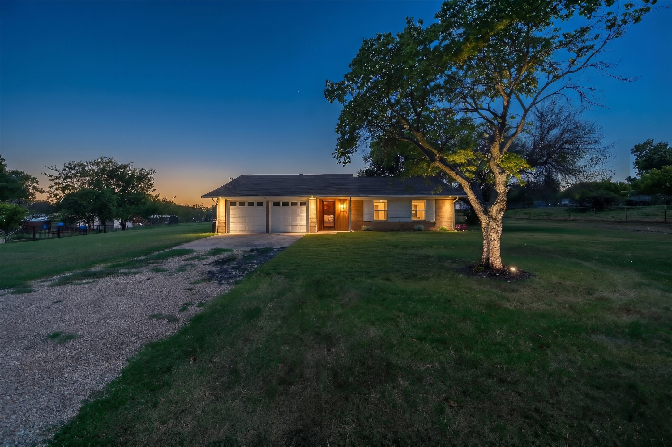 2102 Hill Top Circle