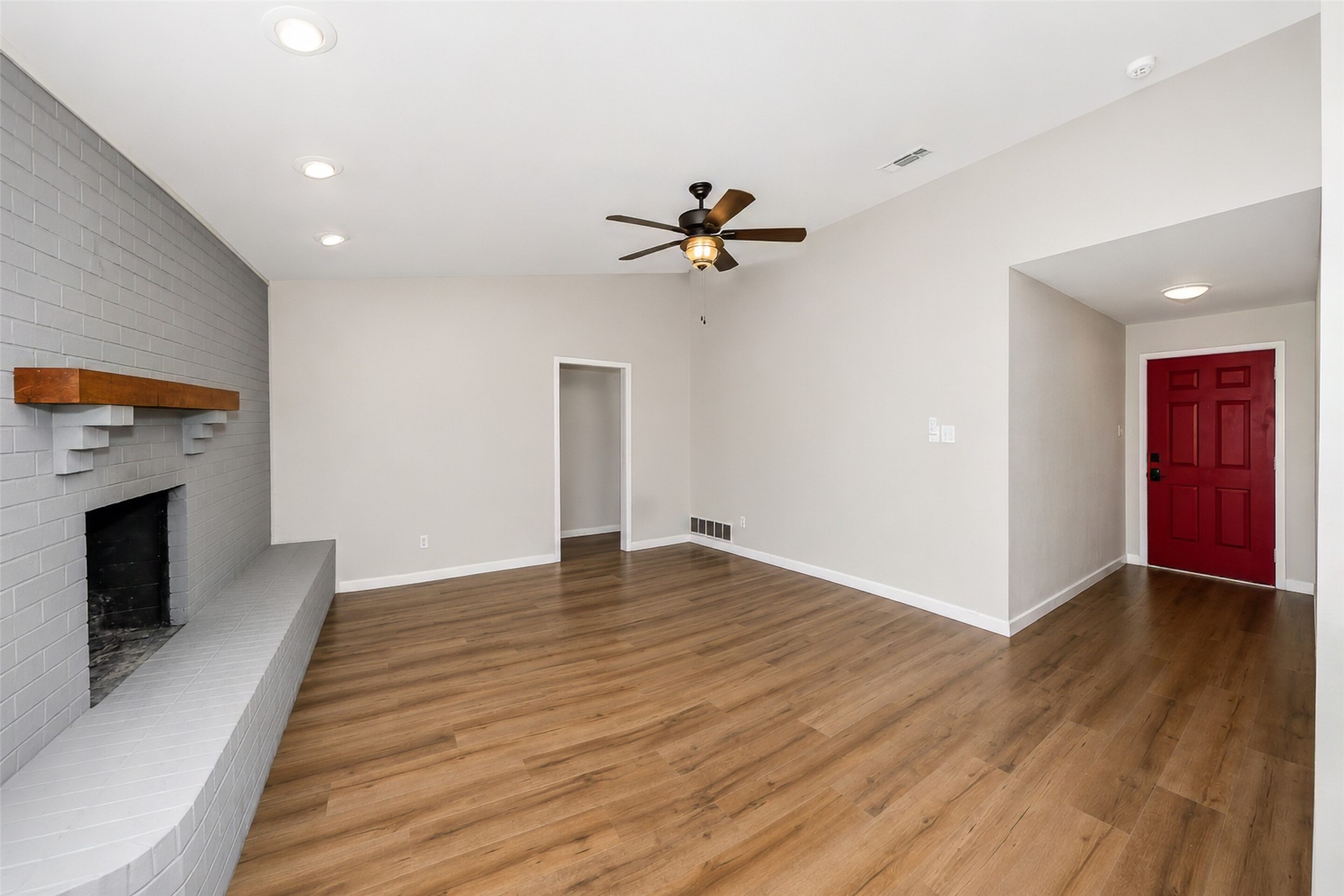 2102 Hill Top Circle