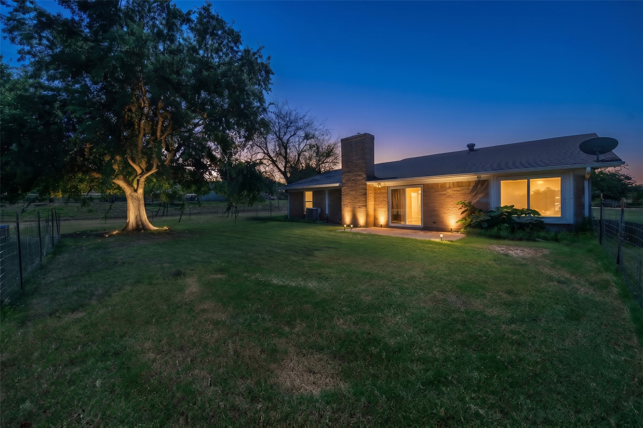 2102 Hill Top Circle