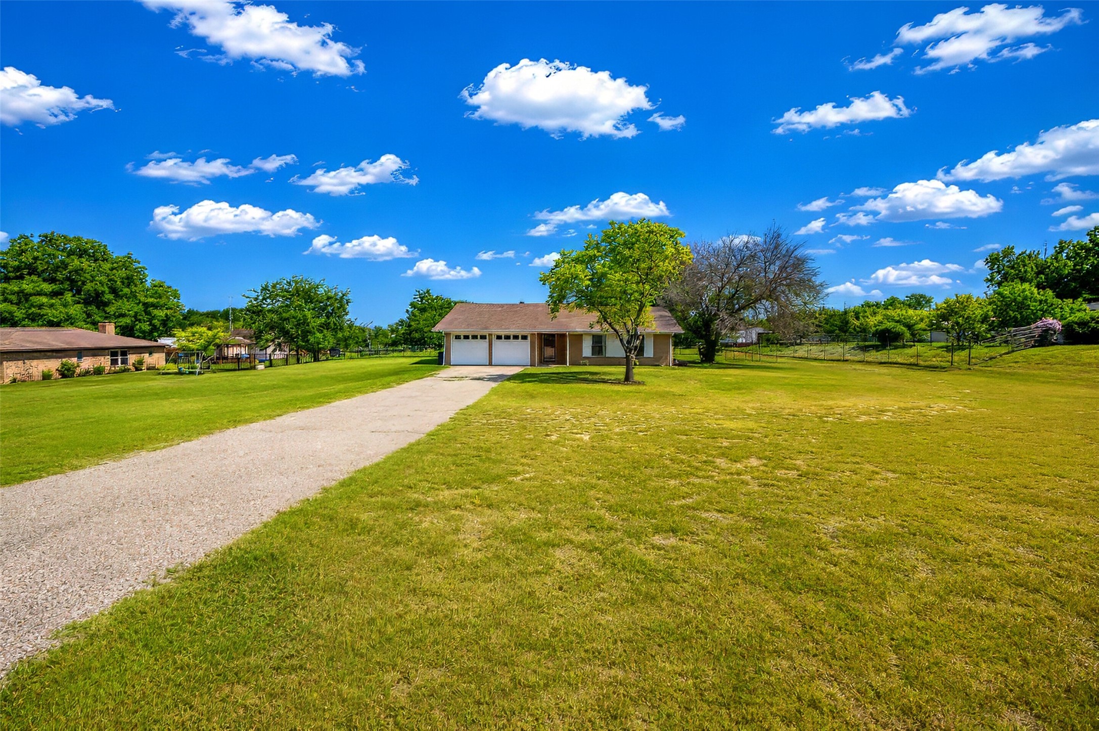 2102 Hill Top Circle