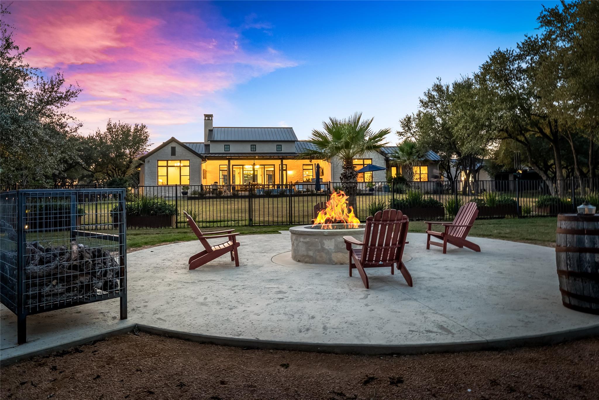 945 Rivercliff DR