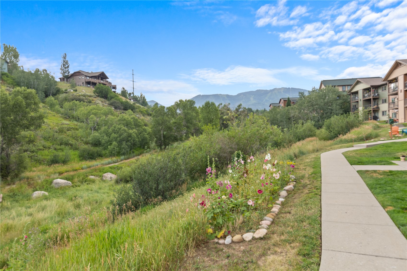 1335 Hilltop PARKWAY 2