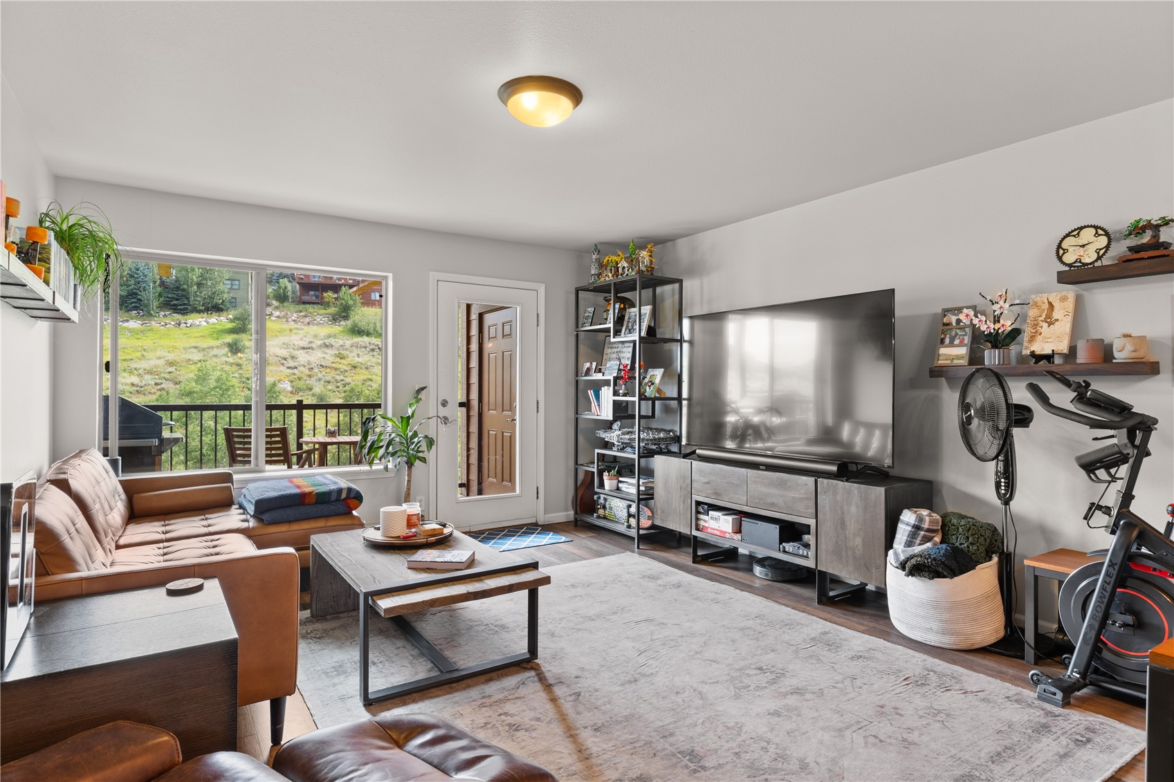 1335 Hilltop PARKWAY 2