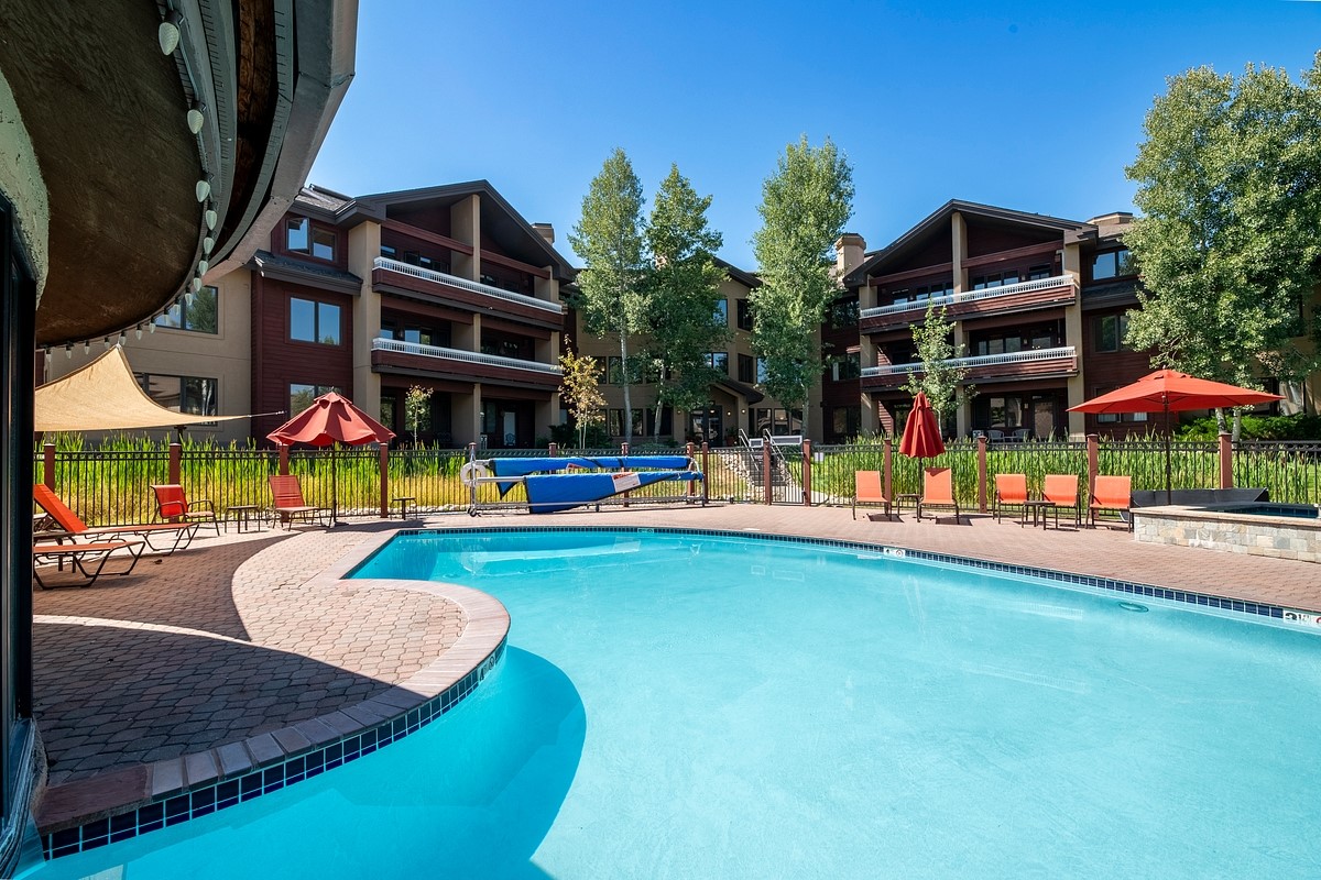 1875 Medicine Springs DRIVE 4205