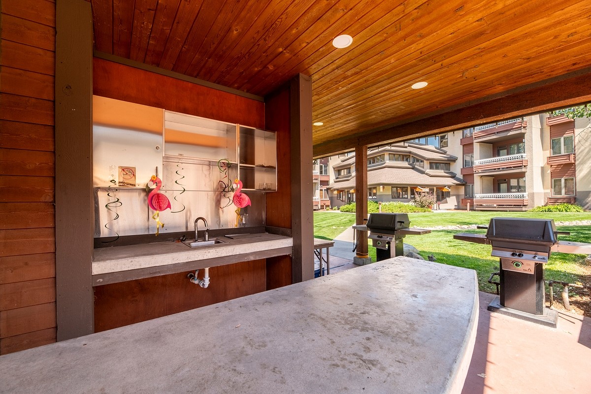 1875 Medicine Springs DRIVE 4205