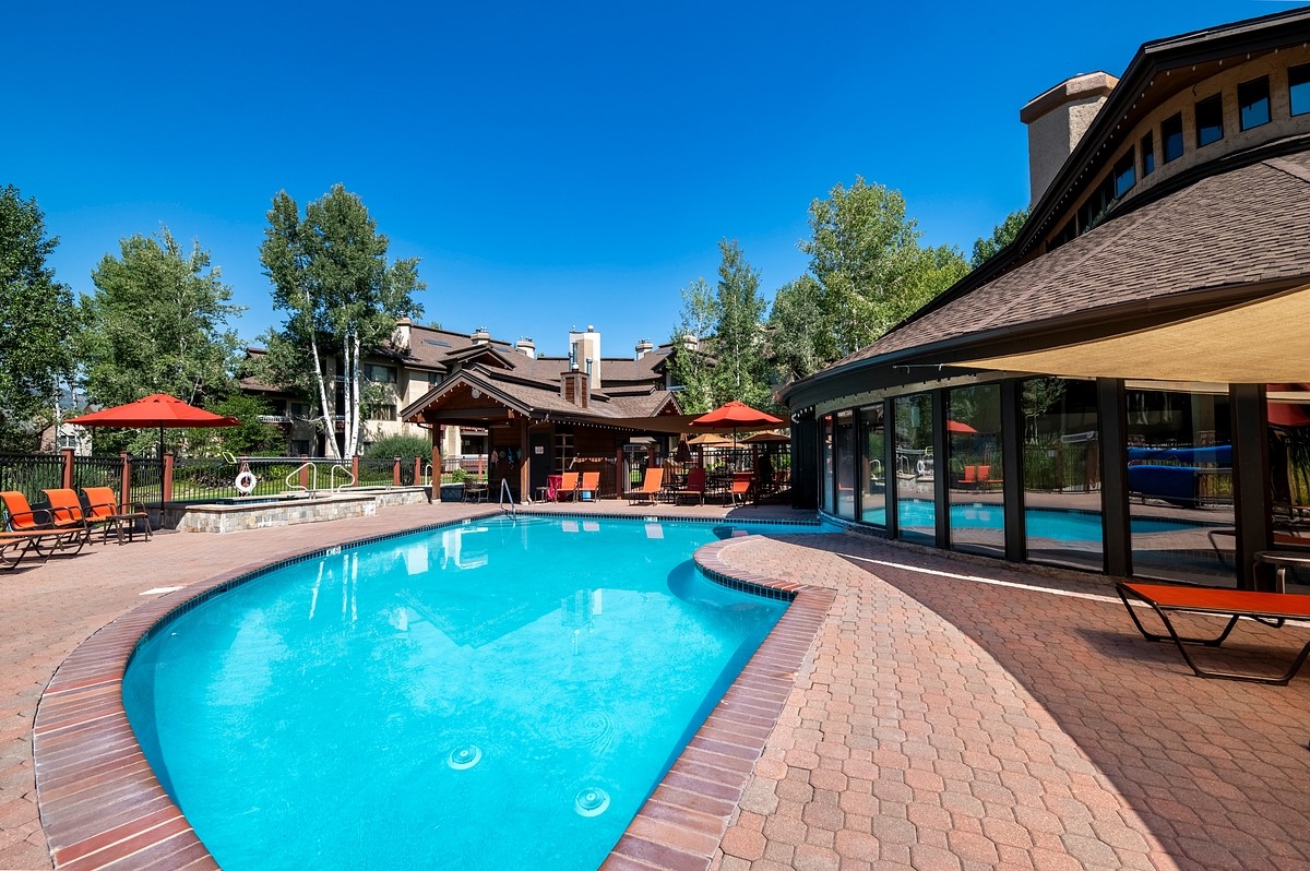 1875 Medicine Springs DRIVE 4205