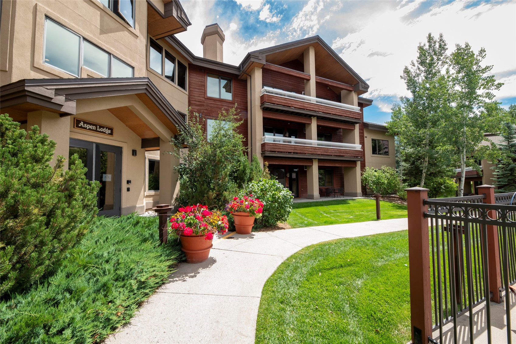 1875 Medicine Springs DRIVE 4205
