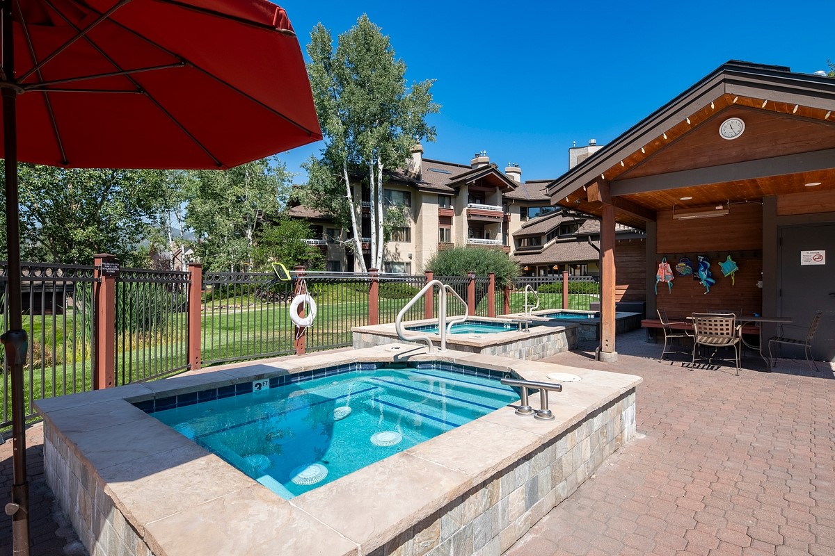 1875 Medicine Springs DRIVE 4205