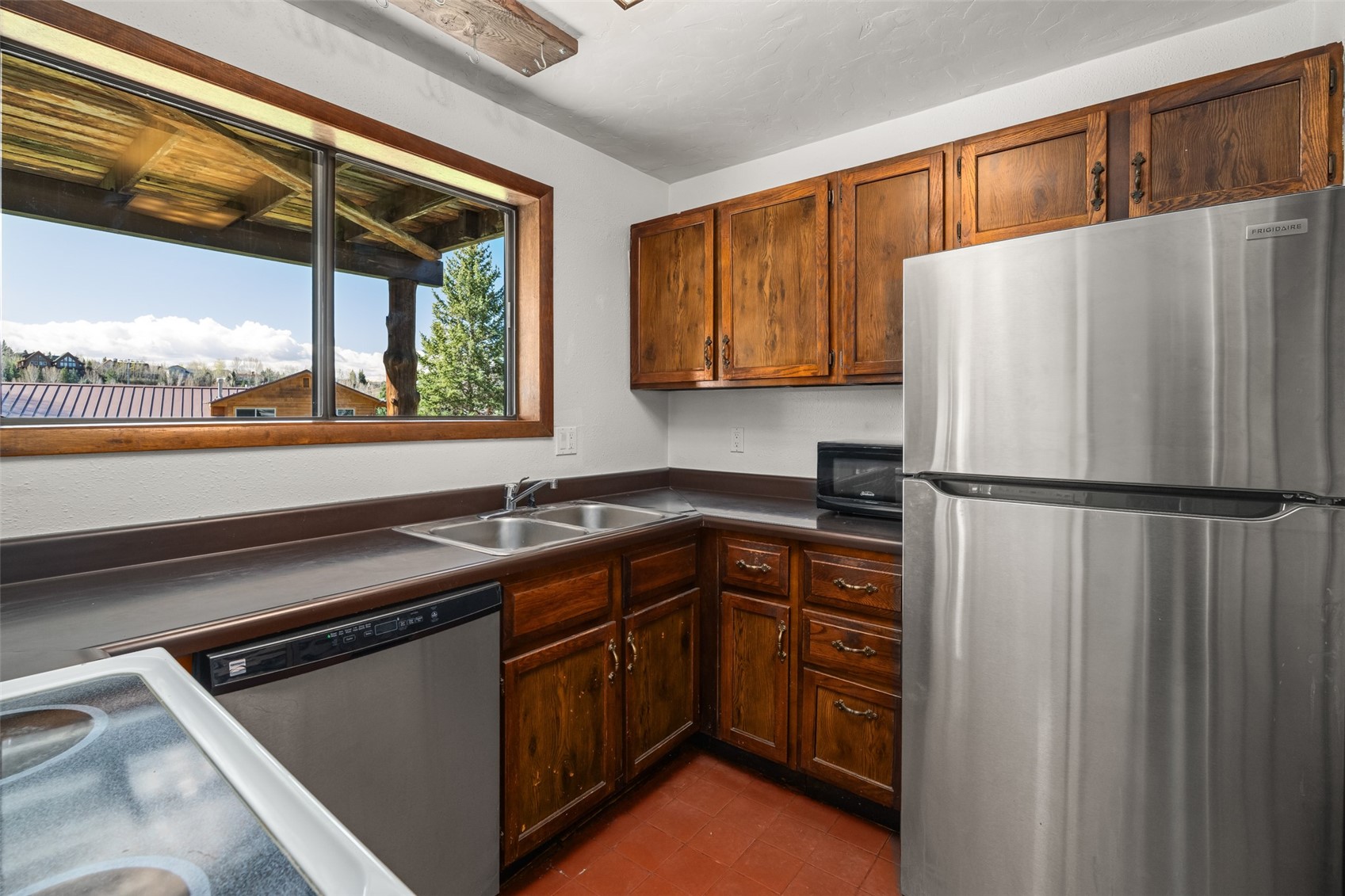 760 Conifer CIRCLE