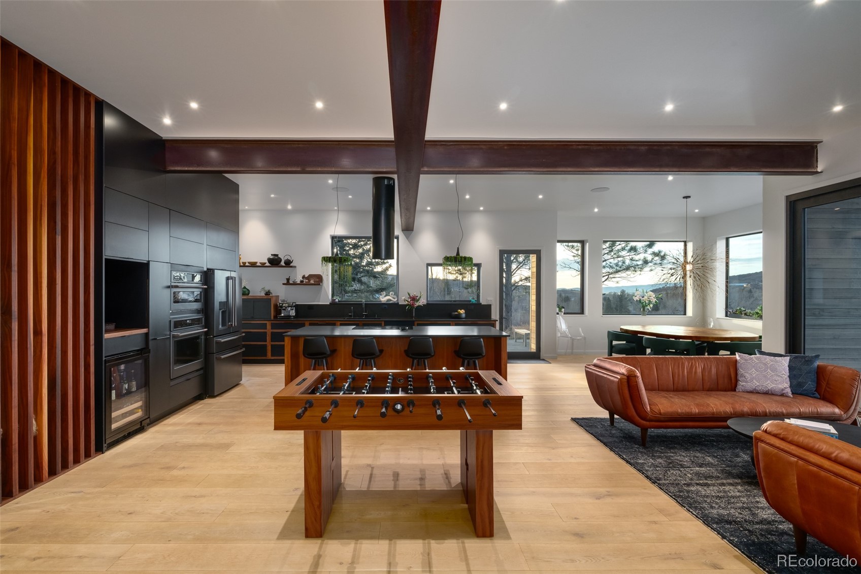 553 2nd STREET