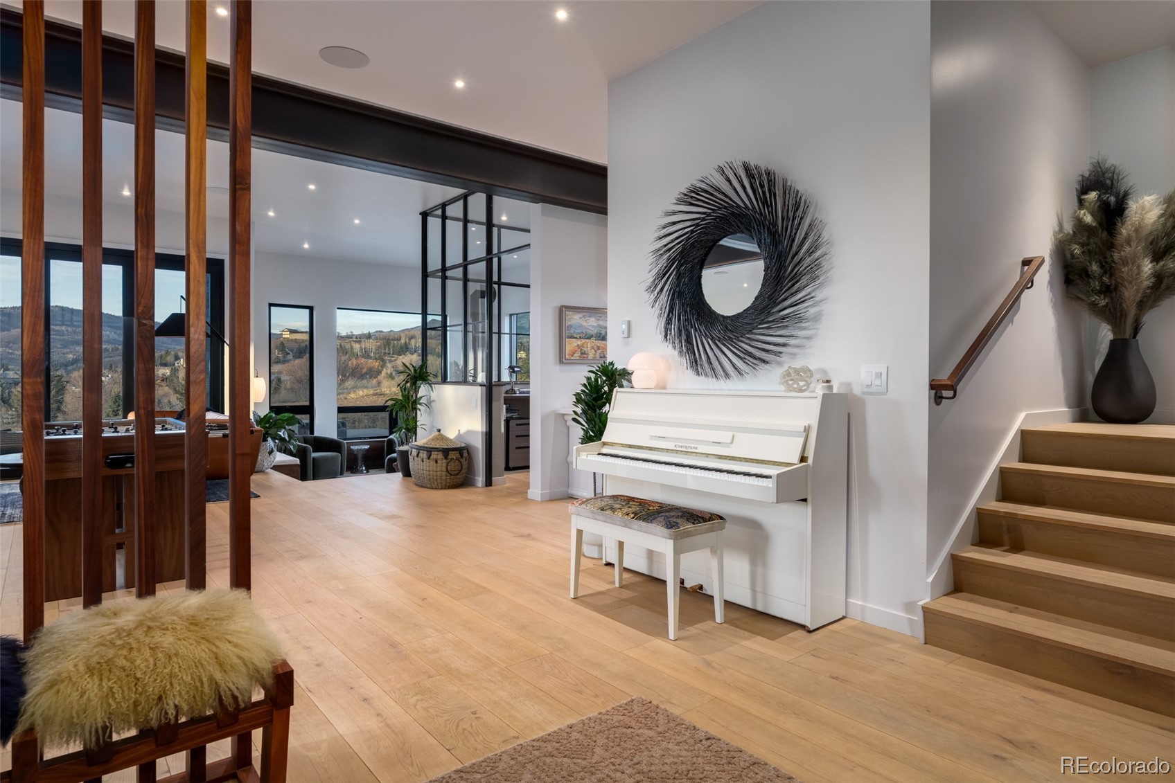 553 2nd STREET