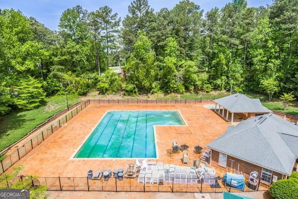 655 Ruxbury Court
