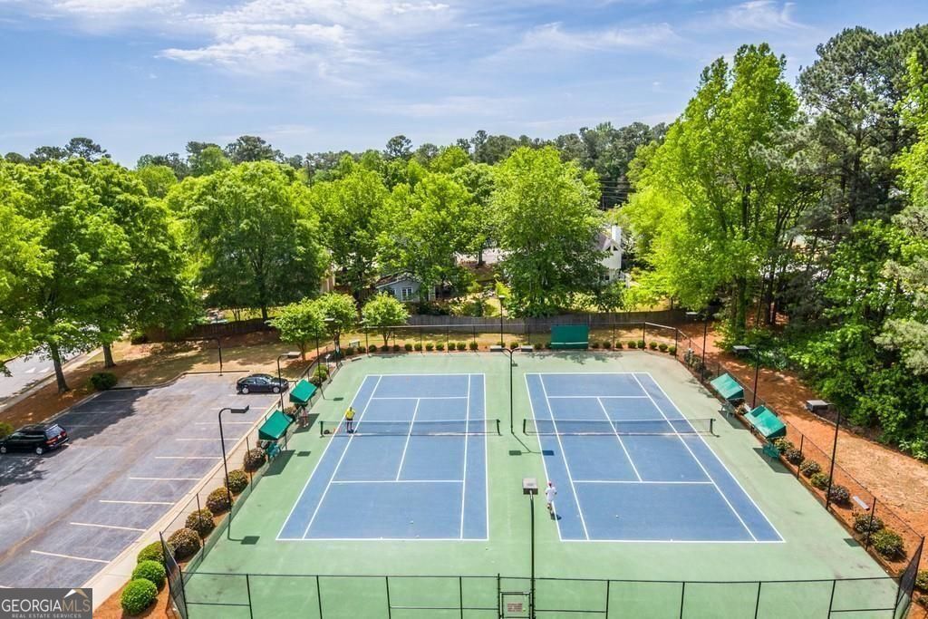 655 Ruxbury Court