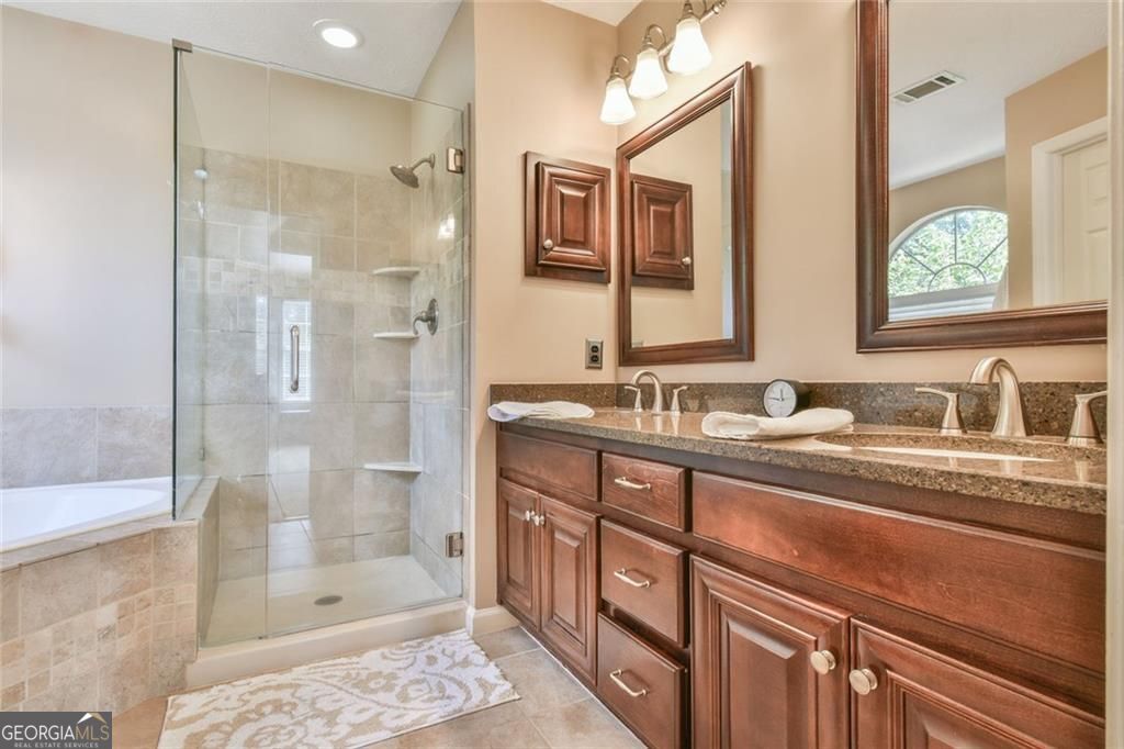 655 Ruxbury Court
