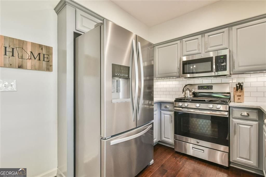 655 Ruxbury Court