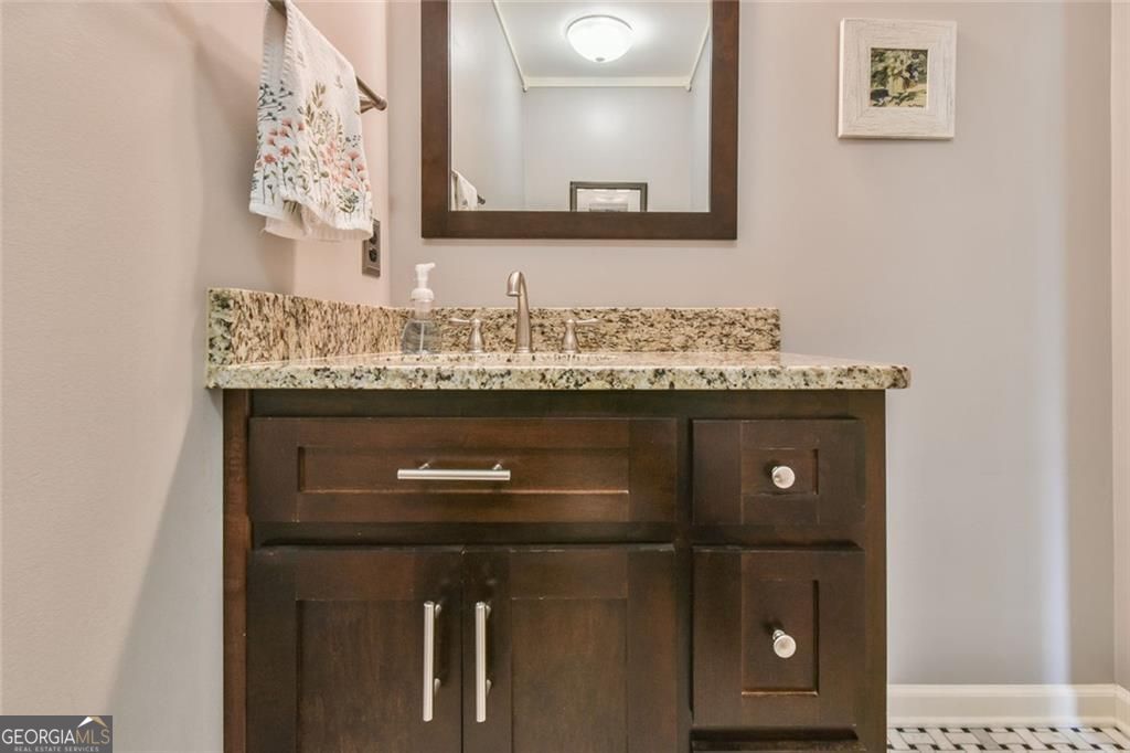 655 Ruxbury Court