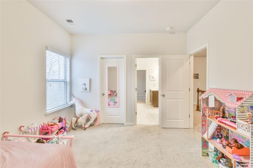 385 LANCE VIEW Lane