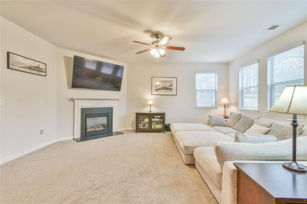 385 LANCE VIEW Lane