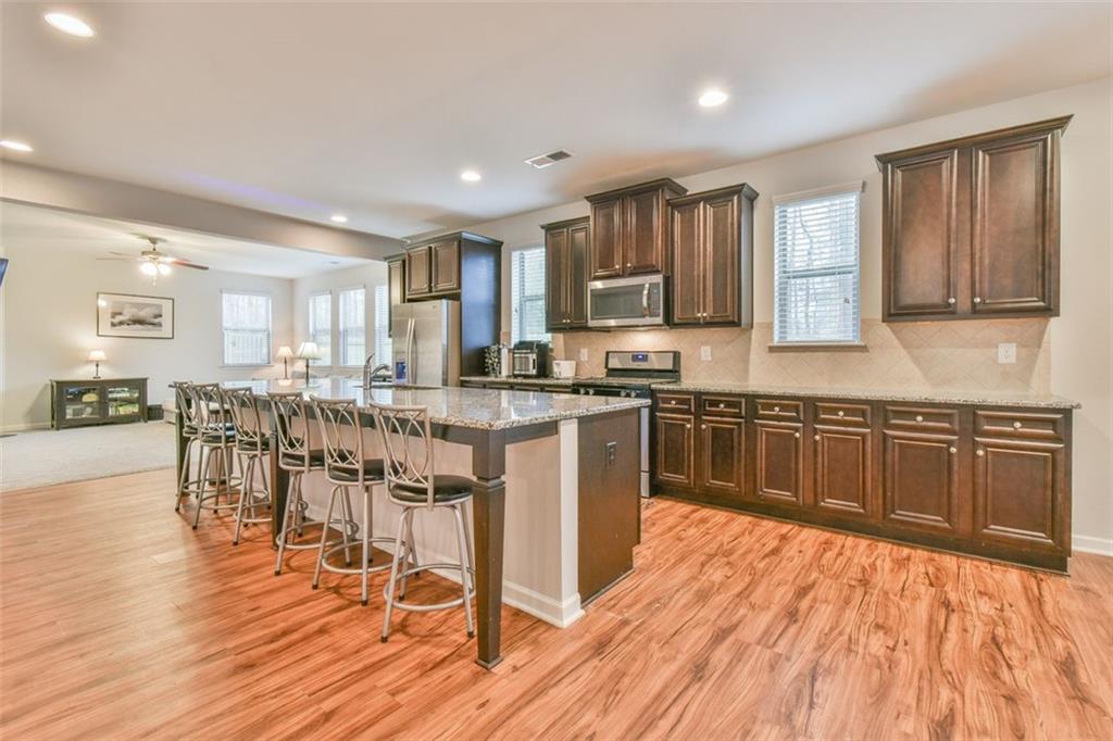 385 LANCE VIEW Lane