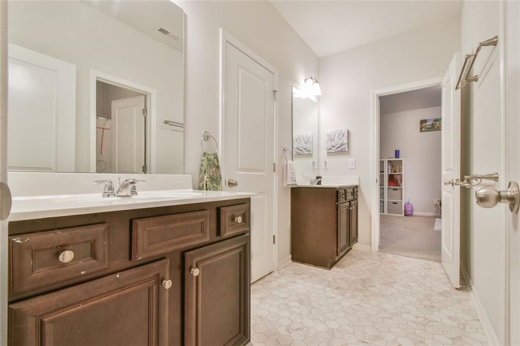 385 LANCE VIEW Lane
