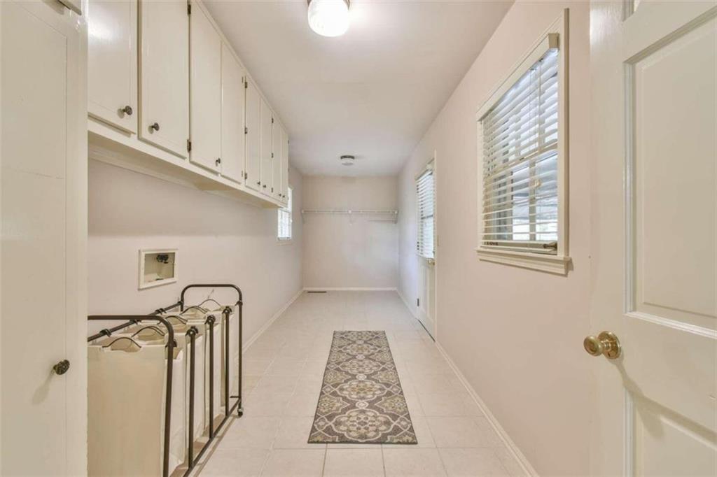 958 Abingdon Court