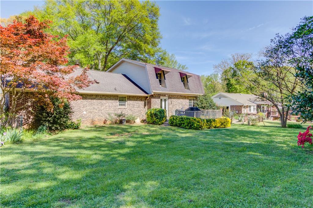4412 White Oak Drive