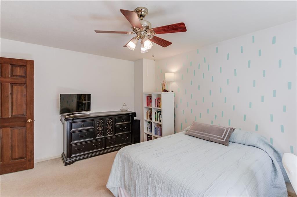 4412 White Oak Drive