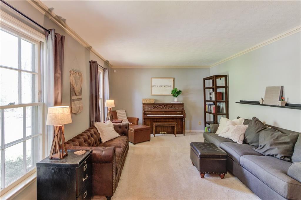 4412 White Oak Drive