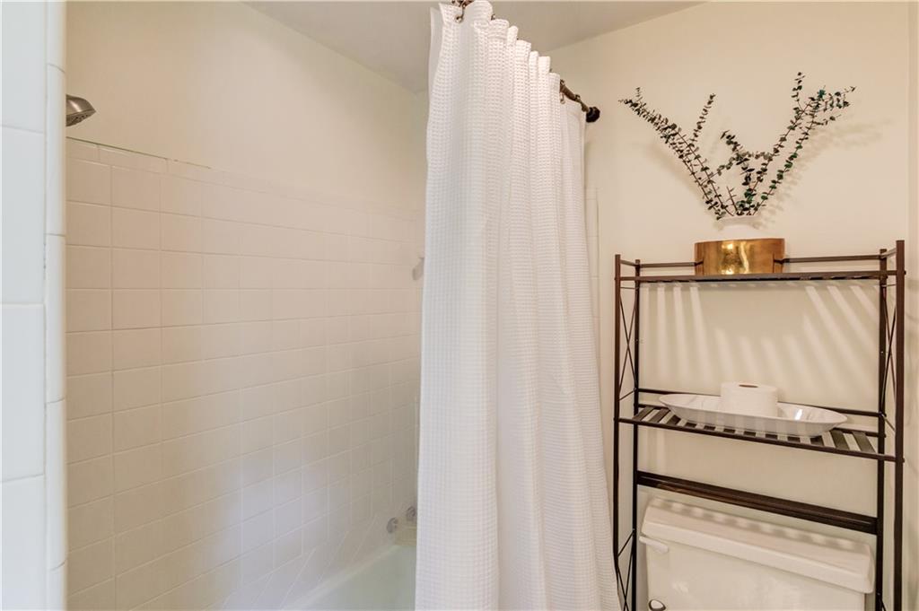 4412 White Oak Drive