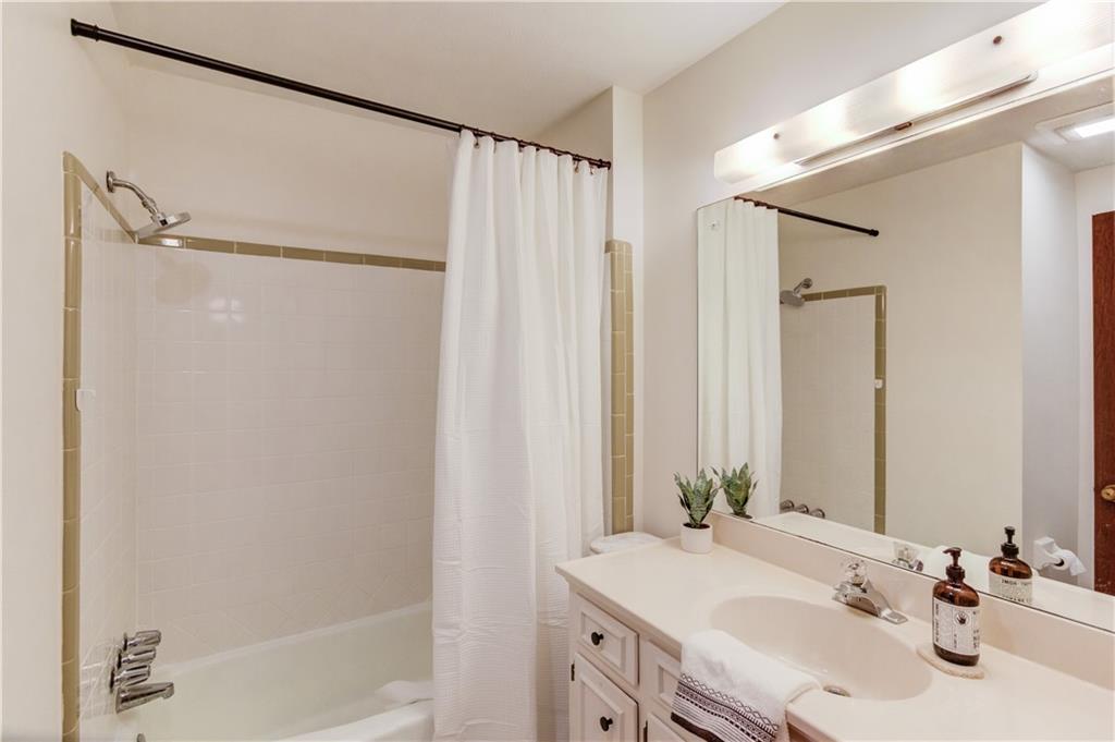 4412 White Oak Drive