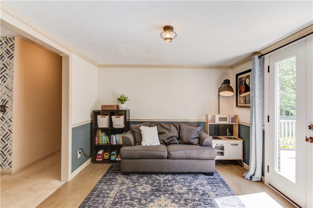 4412 White Oak Drive