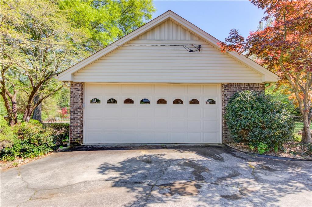 4412 White Oak Drive