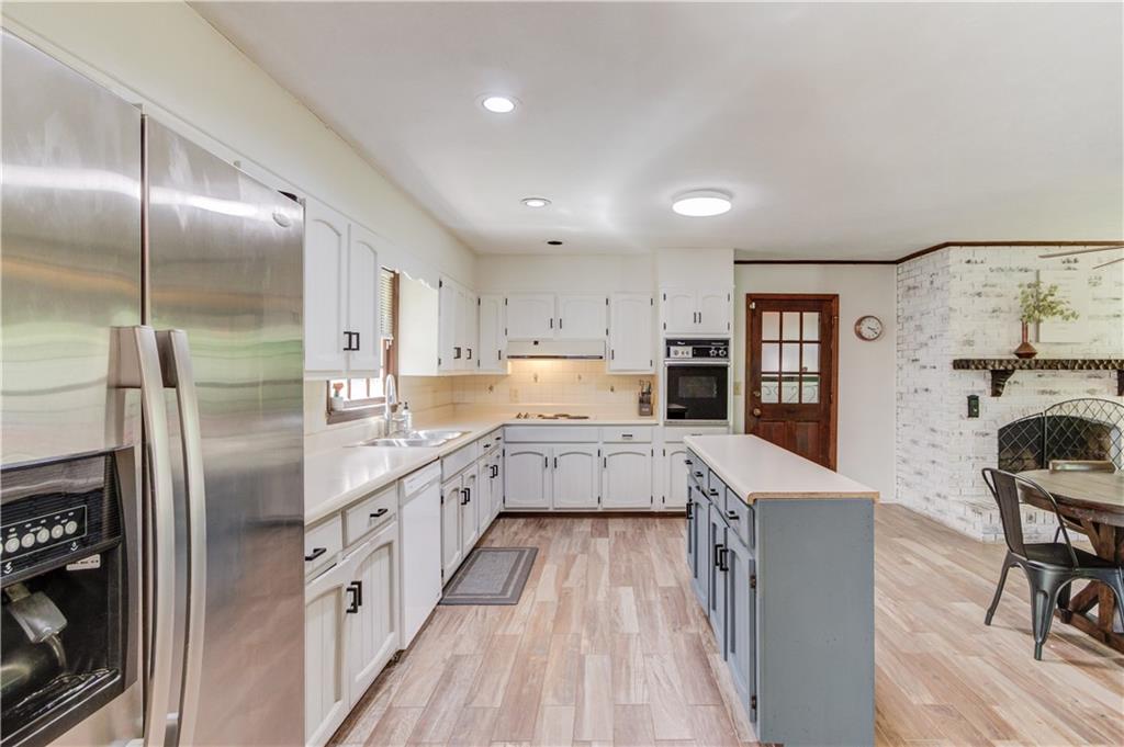 4412 White Oak Drive