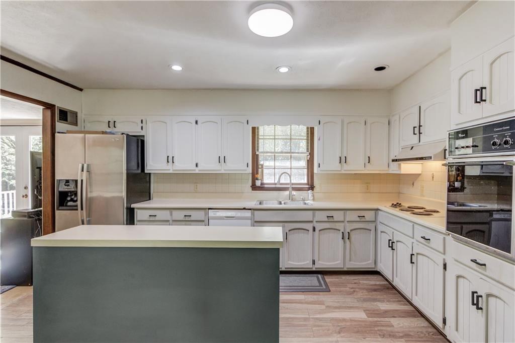4412 White Oak Drive