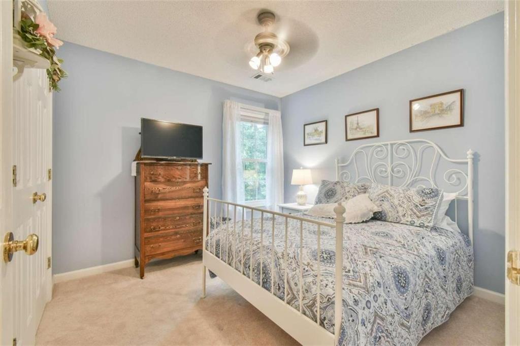 2425 Traywick Chase