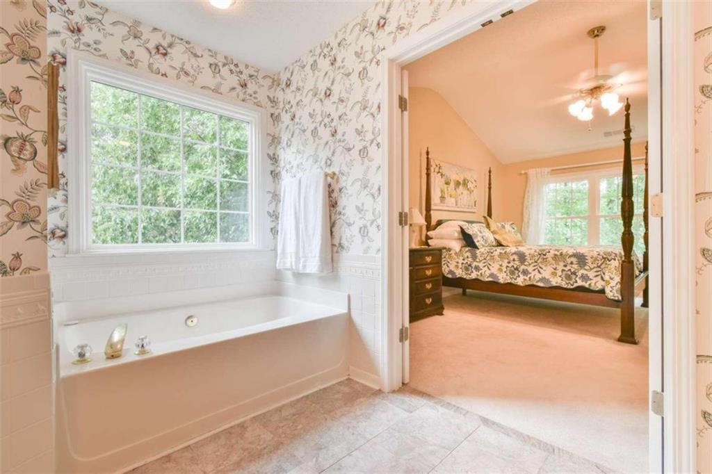 2425 Traywick Chase