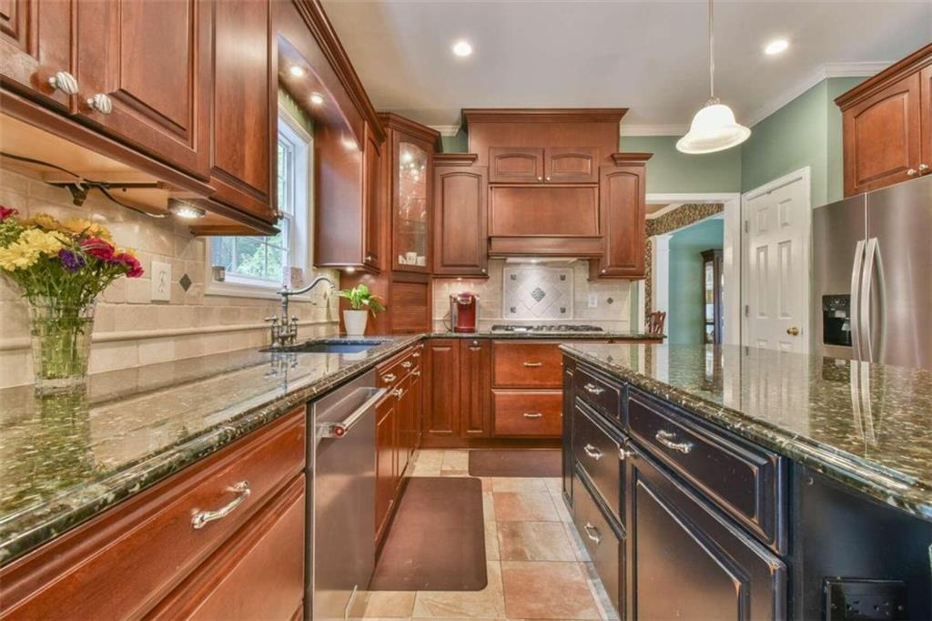 2425 Traywick Chase