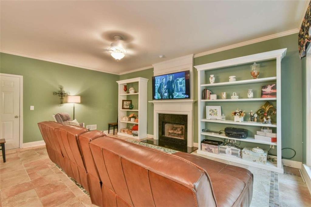 2425 Traywick Chase