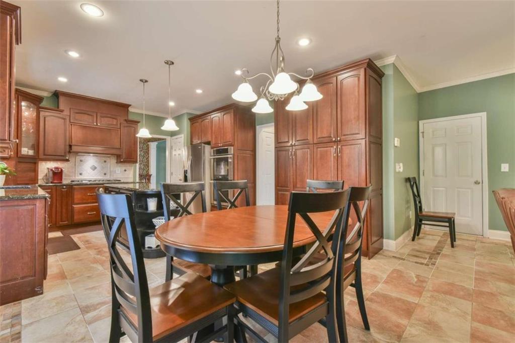 2425 Traywick Chase