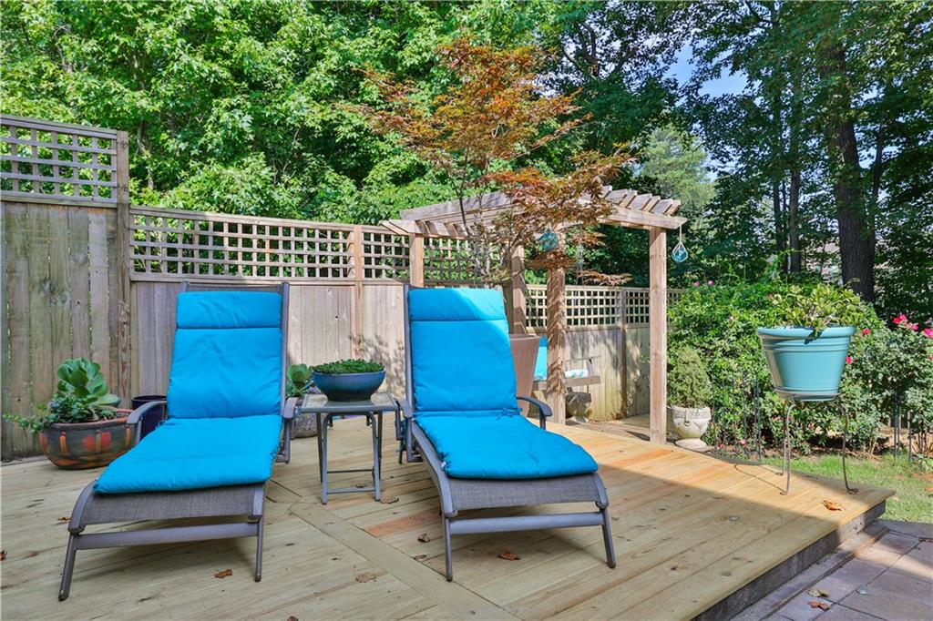 3200 Northcliff Drive