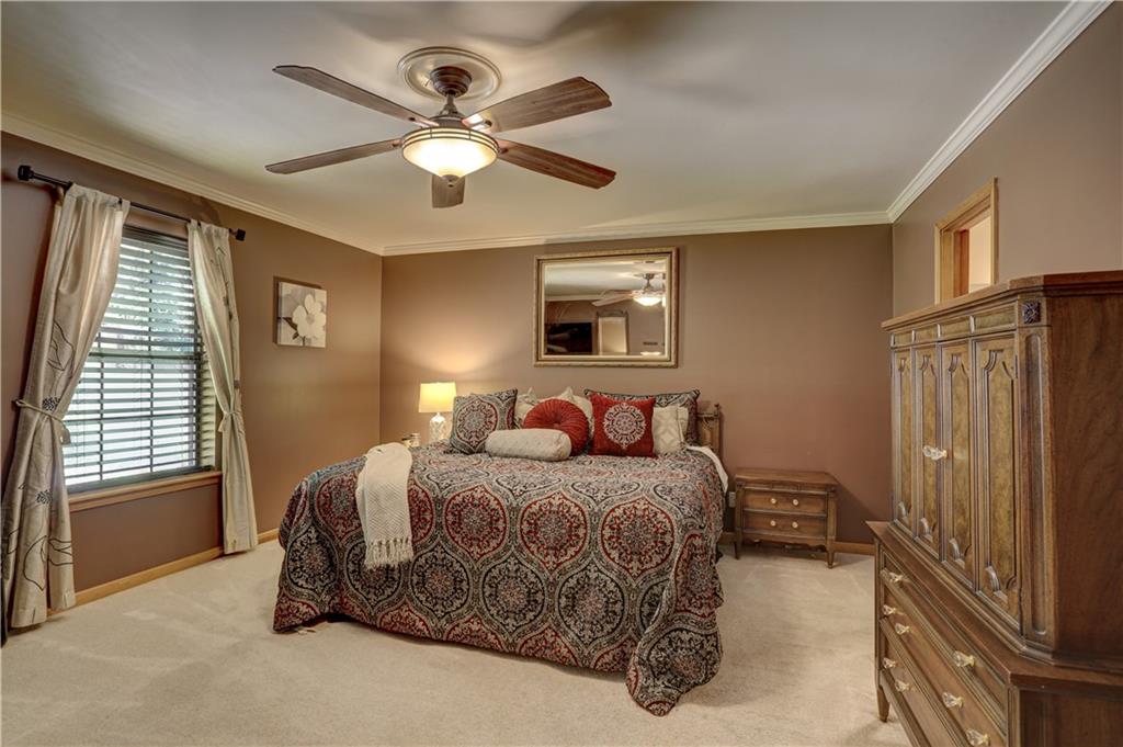 6117 Oak Hill Drive