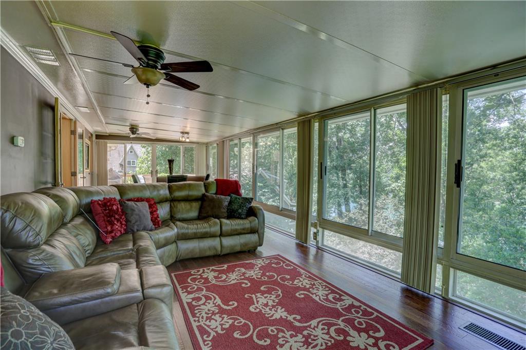 6117 Oak Hill Drive