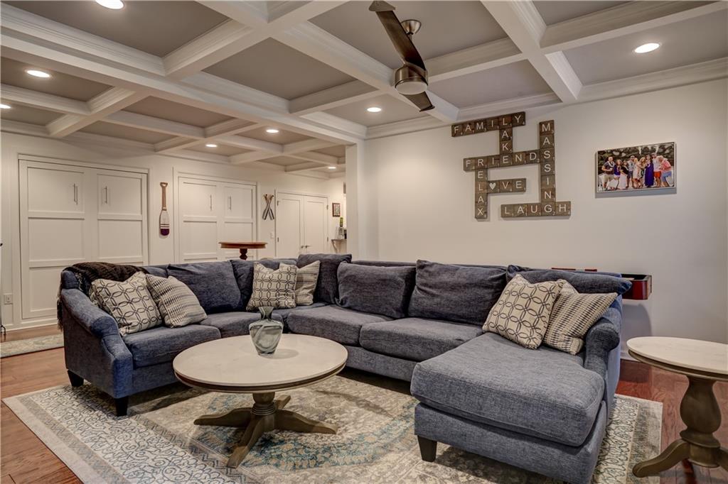 6117 Oak Hill Drive