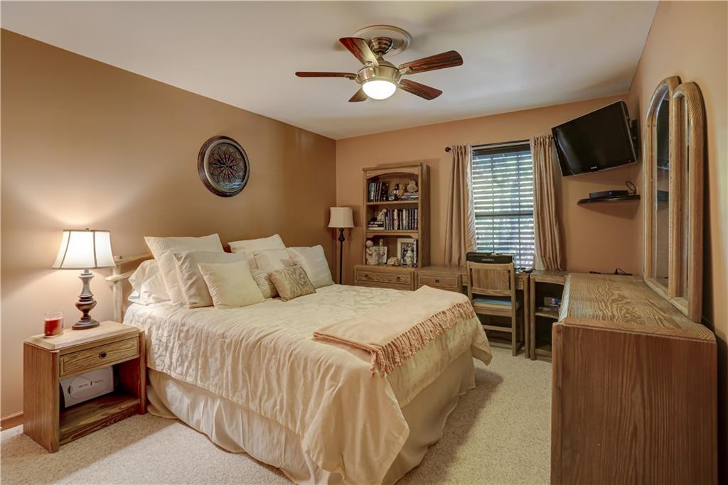 6117 Oak Hill Drive