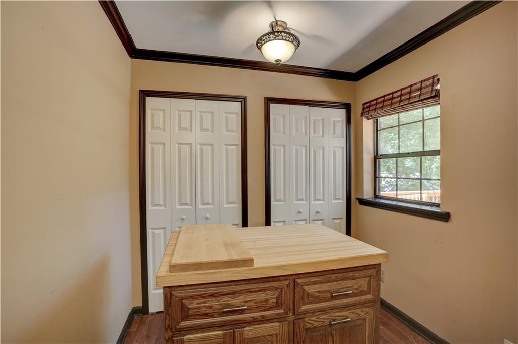 6117 Oak Hill Drive