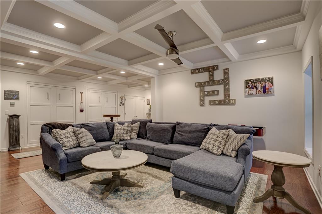 6117 Oak Hill Drive