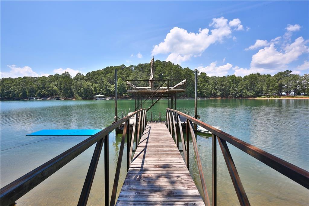 6117 Oak Hill Drive