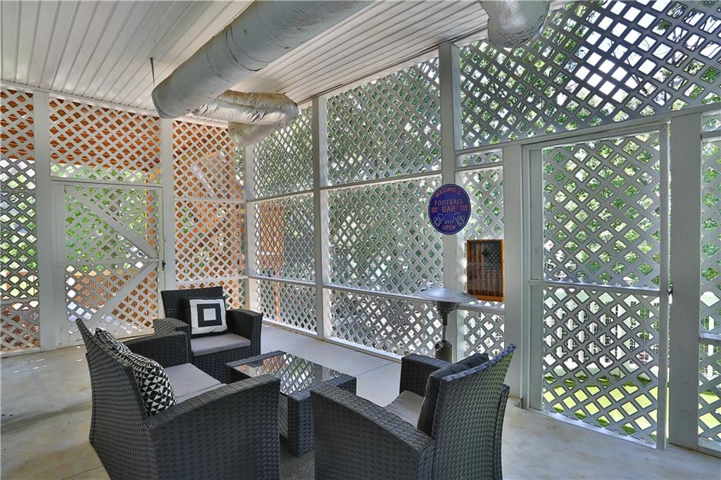 6117 Oak Hill Drive